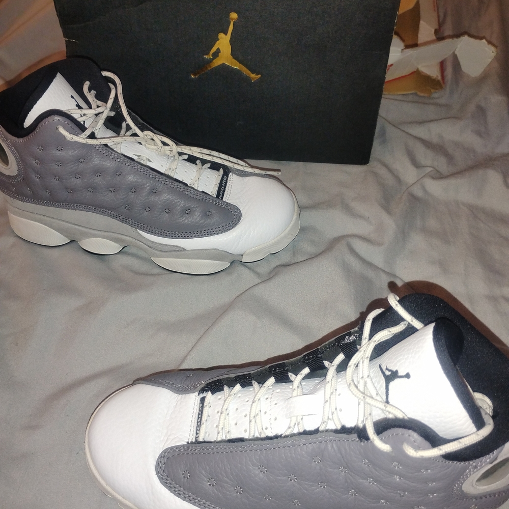 Jordan Men's White and Gray Sneakers